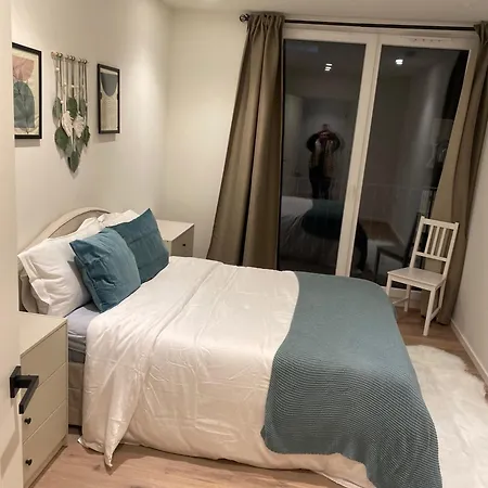 Stylish 2-Bedroom Apartment In London - Sleeps 4